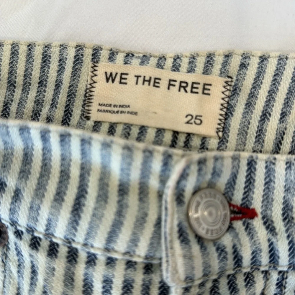 We The Free Lost and Found Patch Detail Railroad Striped Denim Pants size 25 - Picture 4 of 5